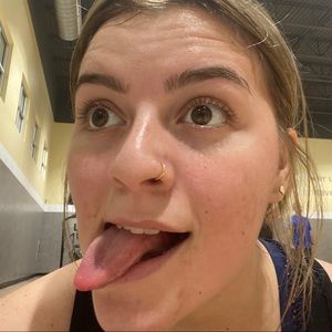 Meet your Posher, Olivia